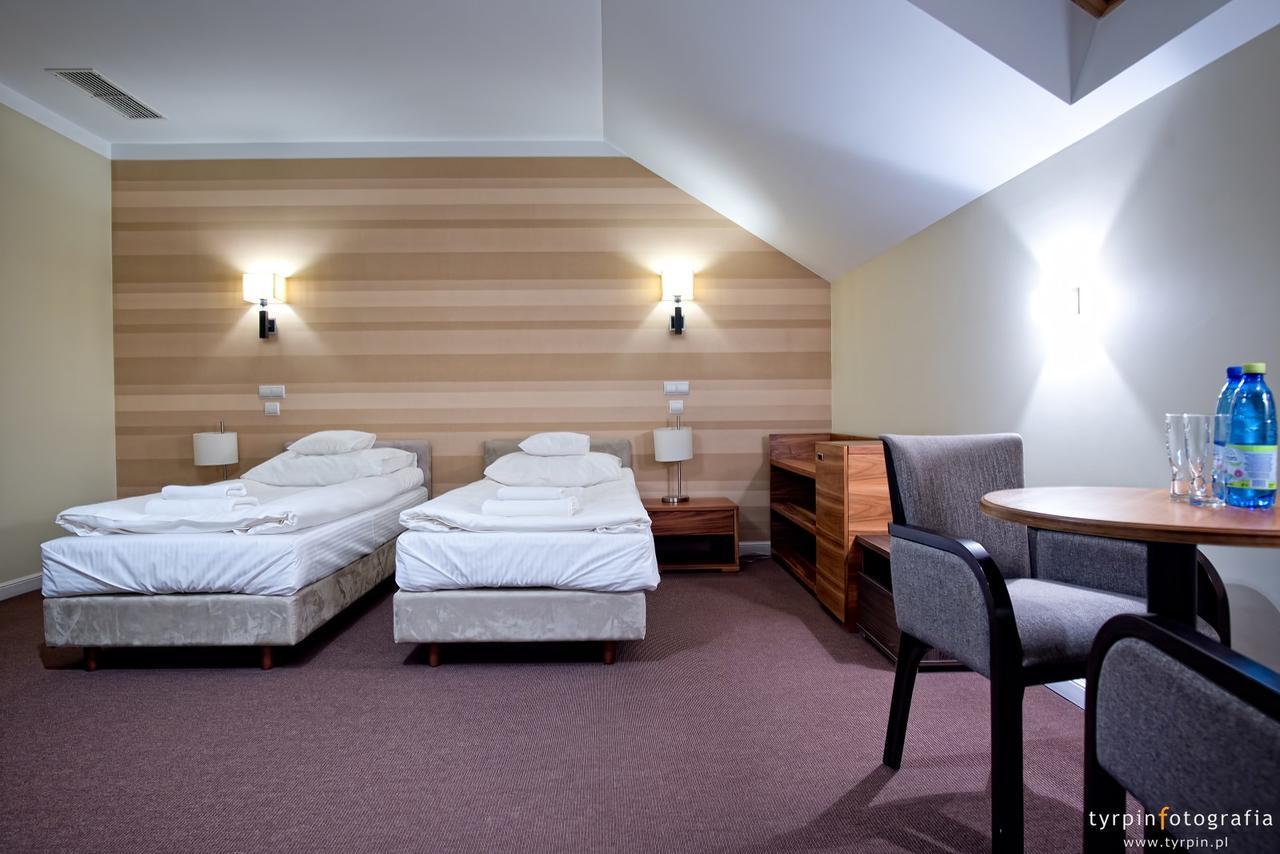 Hotel Lord Krosno Eksteriør bilde