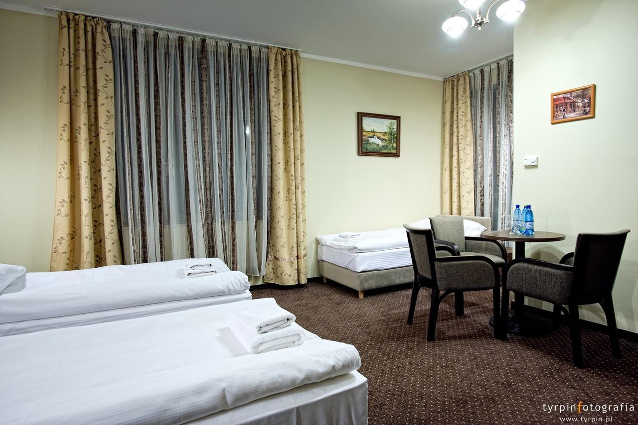 Hotel Lord Krosno Eksteriør bilde
