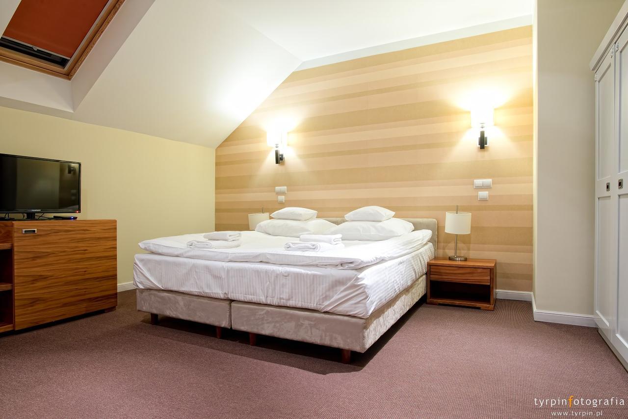 Hotel Lord Krosno Eksteriør bilde