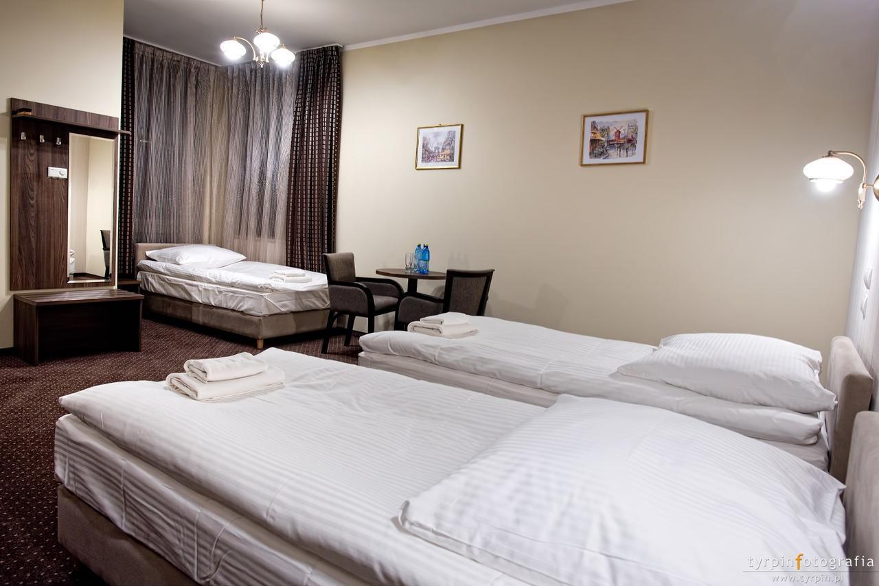 Hotel Lord Krosno Eksteriør bilde